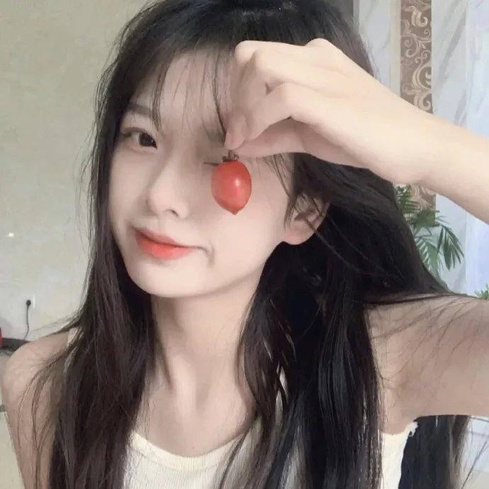 戴脚镣的女孩